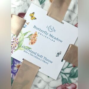 NWT LENOX Floral Oversized Plush Soft Throw Blanket 60”x 70”